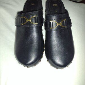 Zara leather clogs